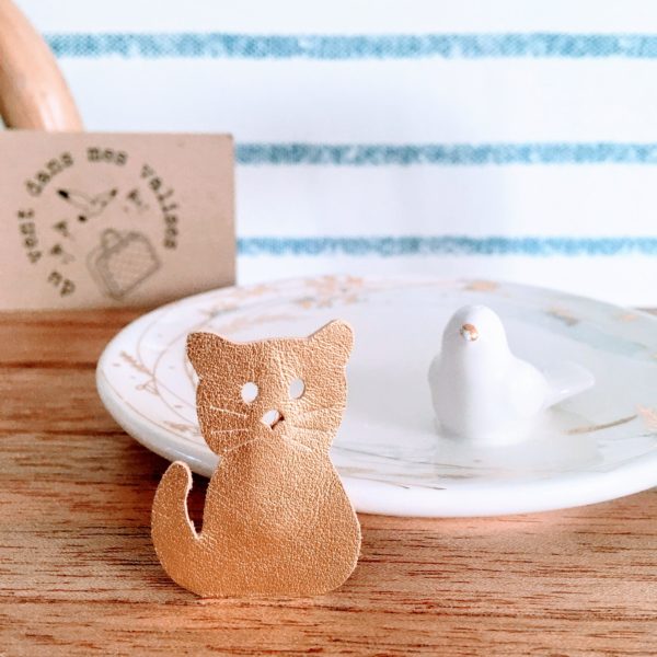 du vent dans mes valises - broche chat cuir made in France